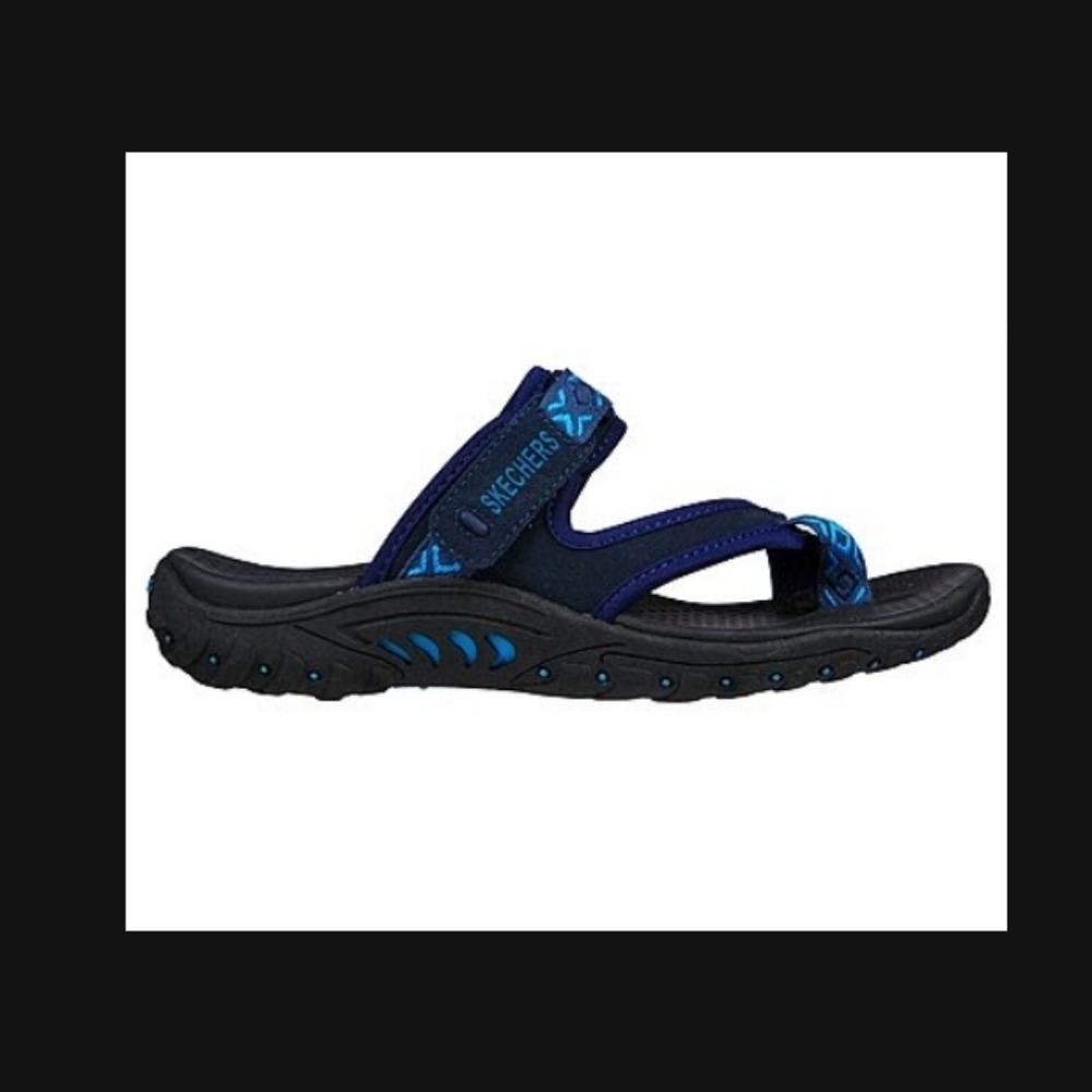 Sketchers Reggae Trailway Sandals Size 9 Style: #40798S Color: Navy